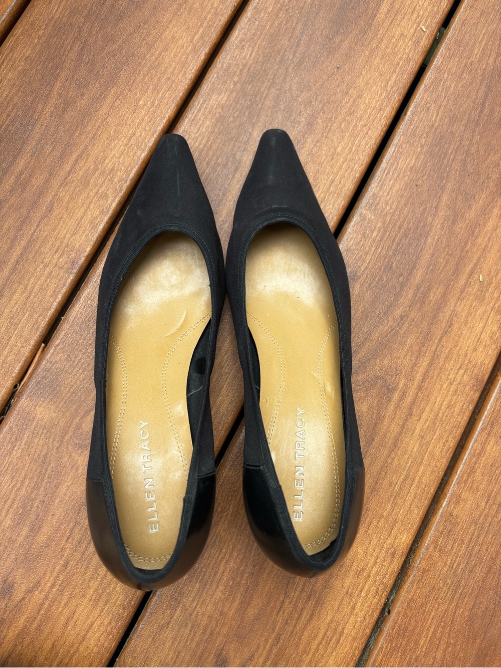 Ellen Tracy Black Pointed-Toe Slip-kitten heel